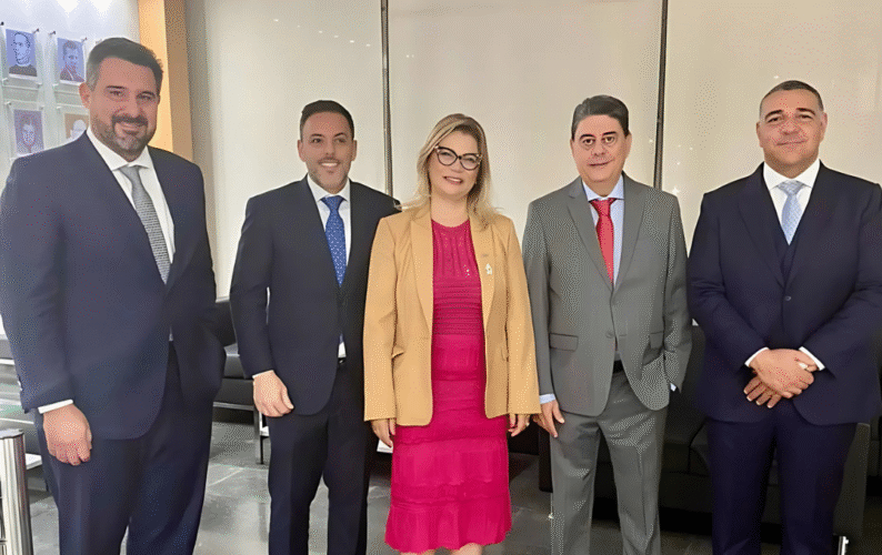 Sócios do M3BS participam da cerimônia de posse dos novos diretores da ANS