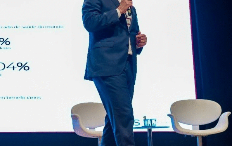 Rogério Scarabel Ministra palestra para FEHOSPAR